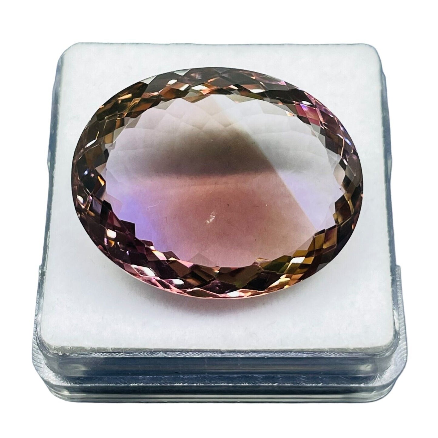 Ametrine ovale a facettes 31x25x12 mm 60.75 Carats Avec certificat