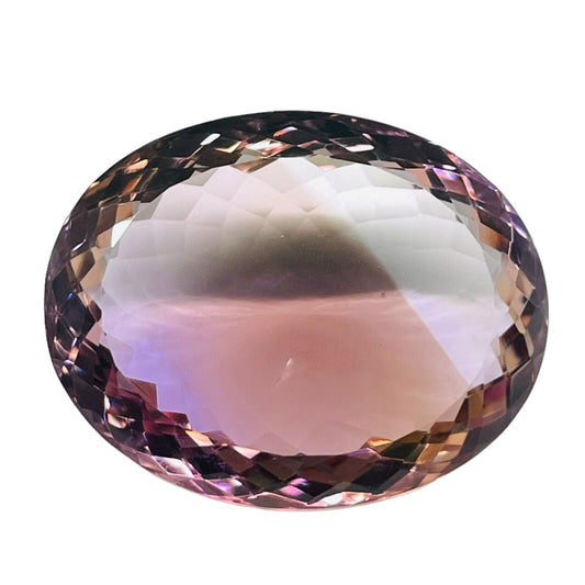 Ametrine ovale a facettes 31x25x12 mm 60.75 Carats Avec certificat