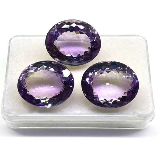 Lot indivisible de 3 amethystes  ovales a facettes 71.25 carats